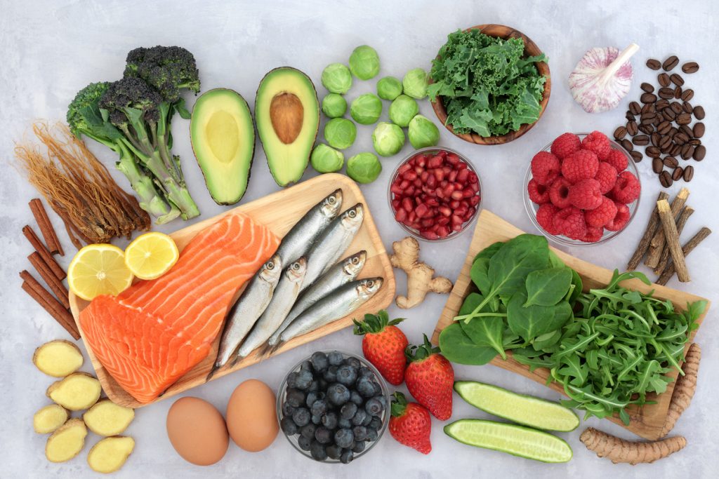 A variety of nutrient-rich anti-inflammatory foods