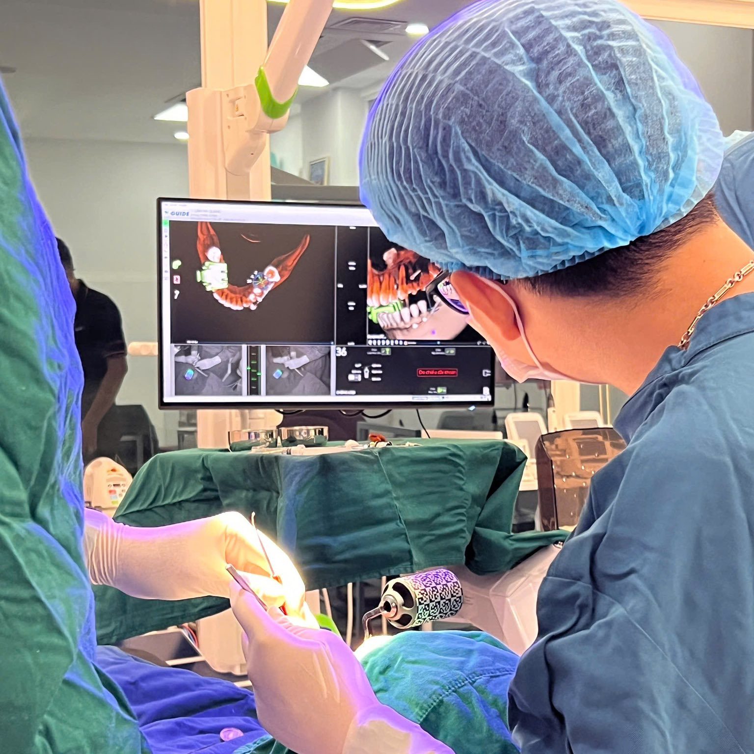 Thăm khám & tư vấn