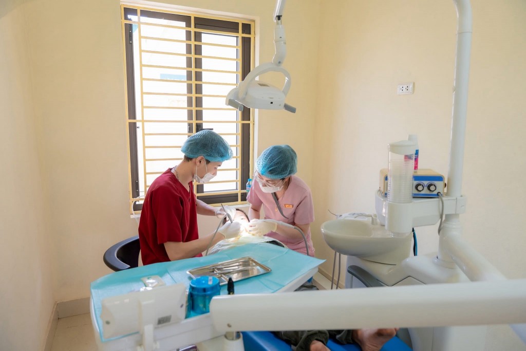 Dùng y đức để nuôi lớn những nụ cười hạnh phúc Dùng y đức để nuôi lớn những nụ cười hạnh phúc