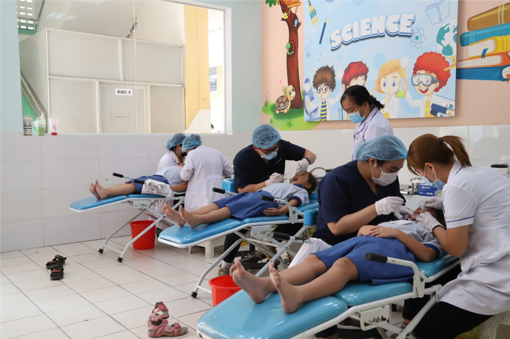 Hội chứng dính sớm các đường khớp sọ: Bệnh di truyền có thể nhận biết sớm nhờ khám răng hàm mặt - Ảnh 2.